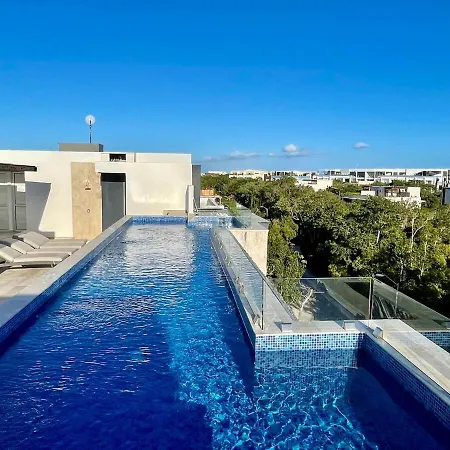 2 Bedrooms 10 Minutes To The Beach